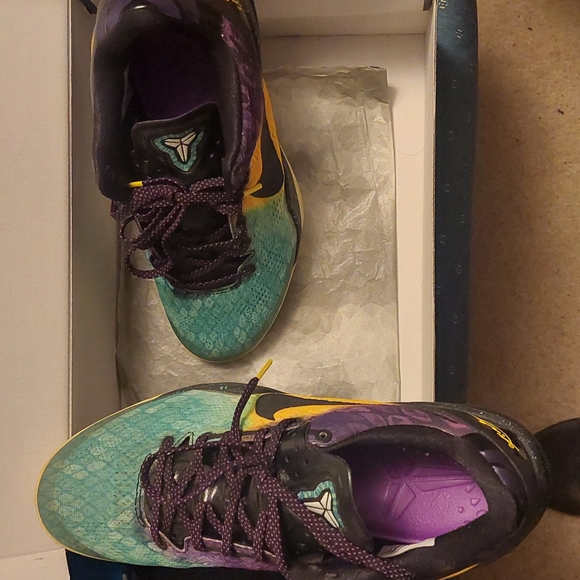 Kobe 8 Easter - Picture 5 of 10